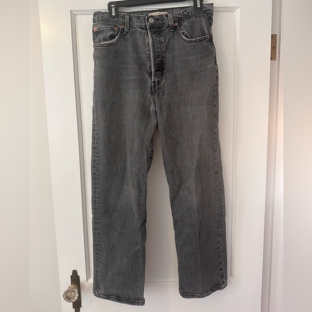 Levi Ribcage Straight Ankle Jean